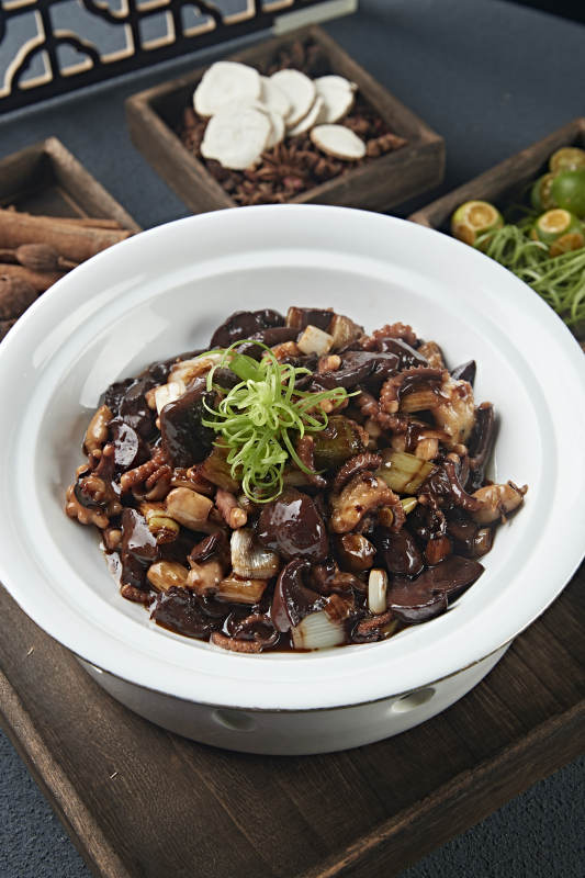 葱烧红肉菇海鲜小八爪图片