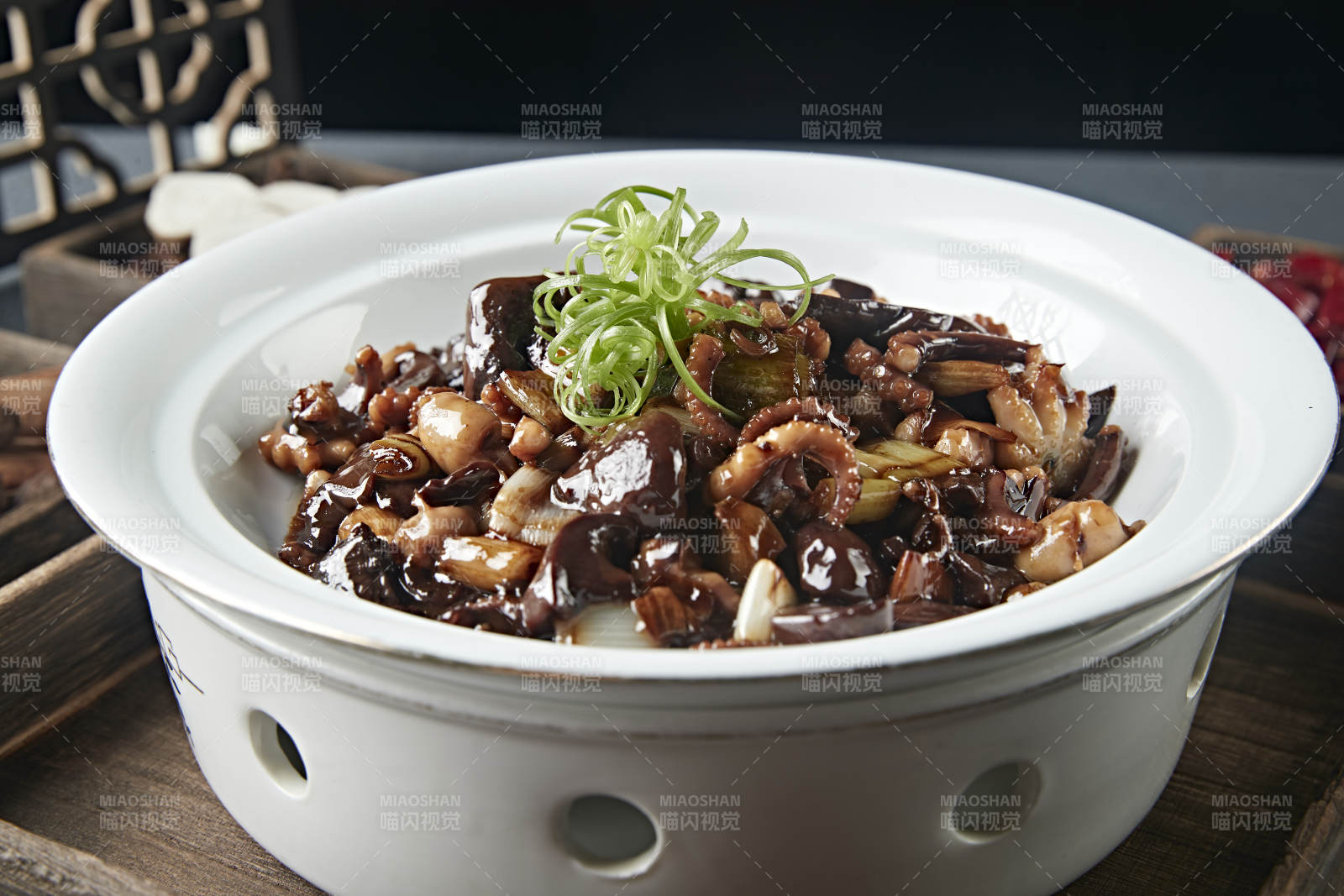 葱烧红肉菇海鲜小八爪图片