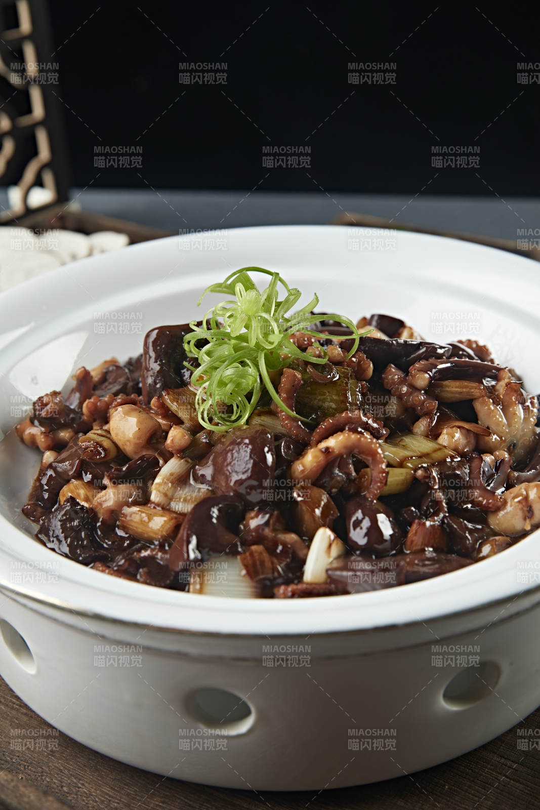 葱烧红肉菇海鲜小八爪图片