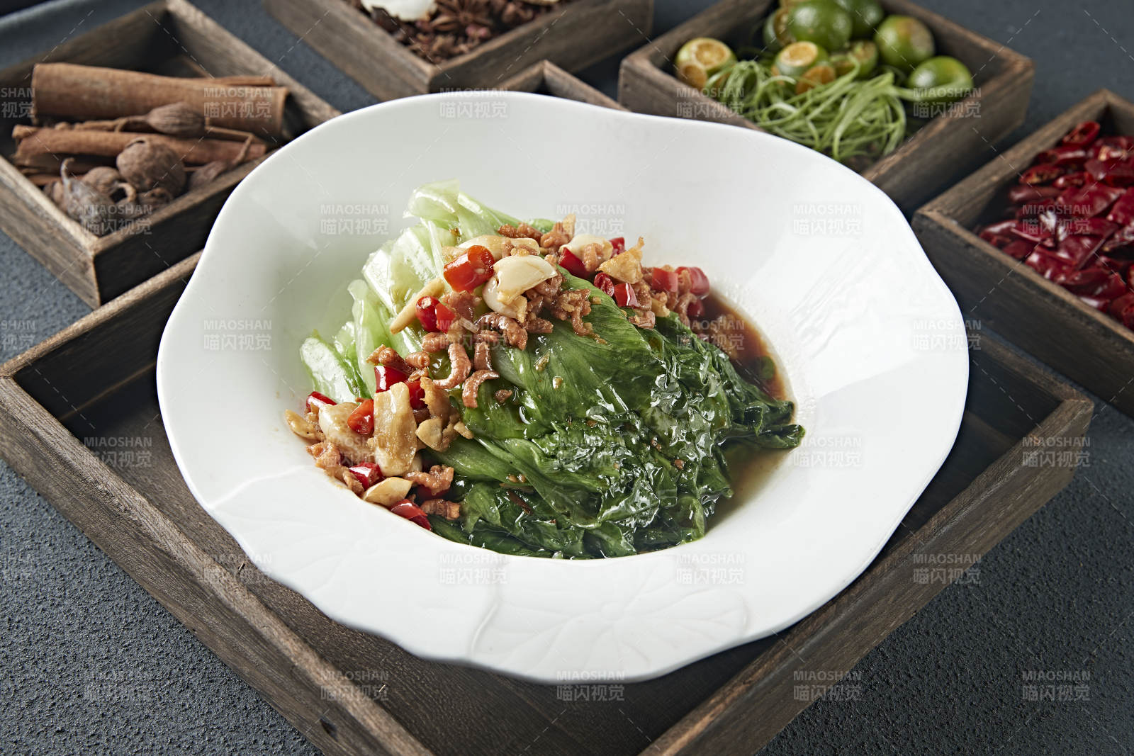 耗油蒜香米椒海米灼生菜图片