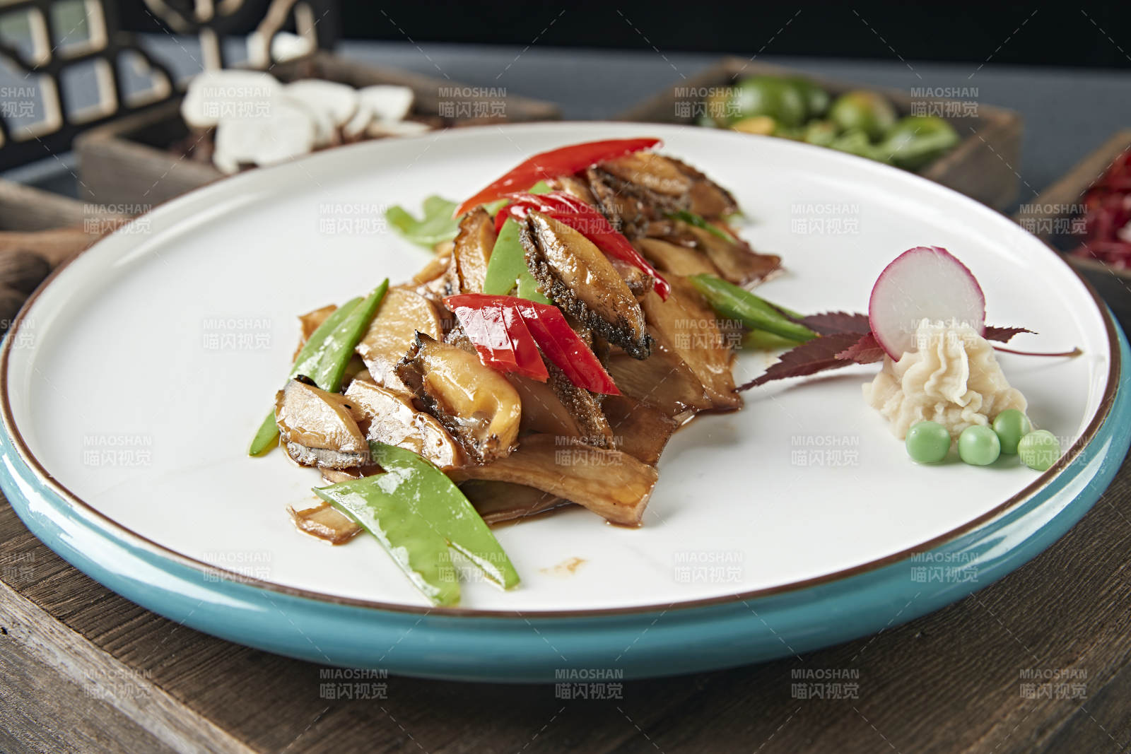 荷兰豆彩椒杏鲍菇烧鲜鲍鱼图片