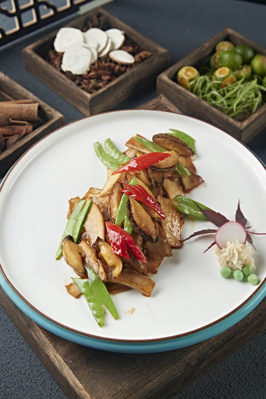 荷兰豆彩椒杏鲍菇烧鲜鲍鱼图片