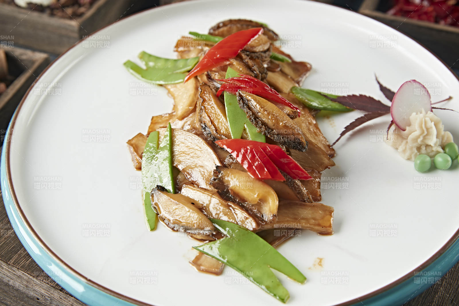 荷兰豆彩椒杏鲍菇烧鲜鲍鱼图片