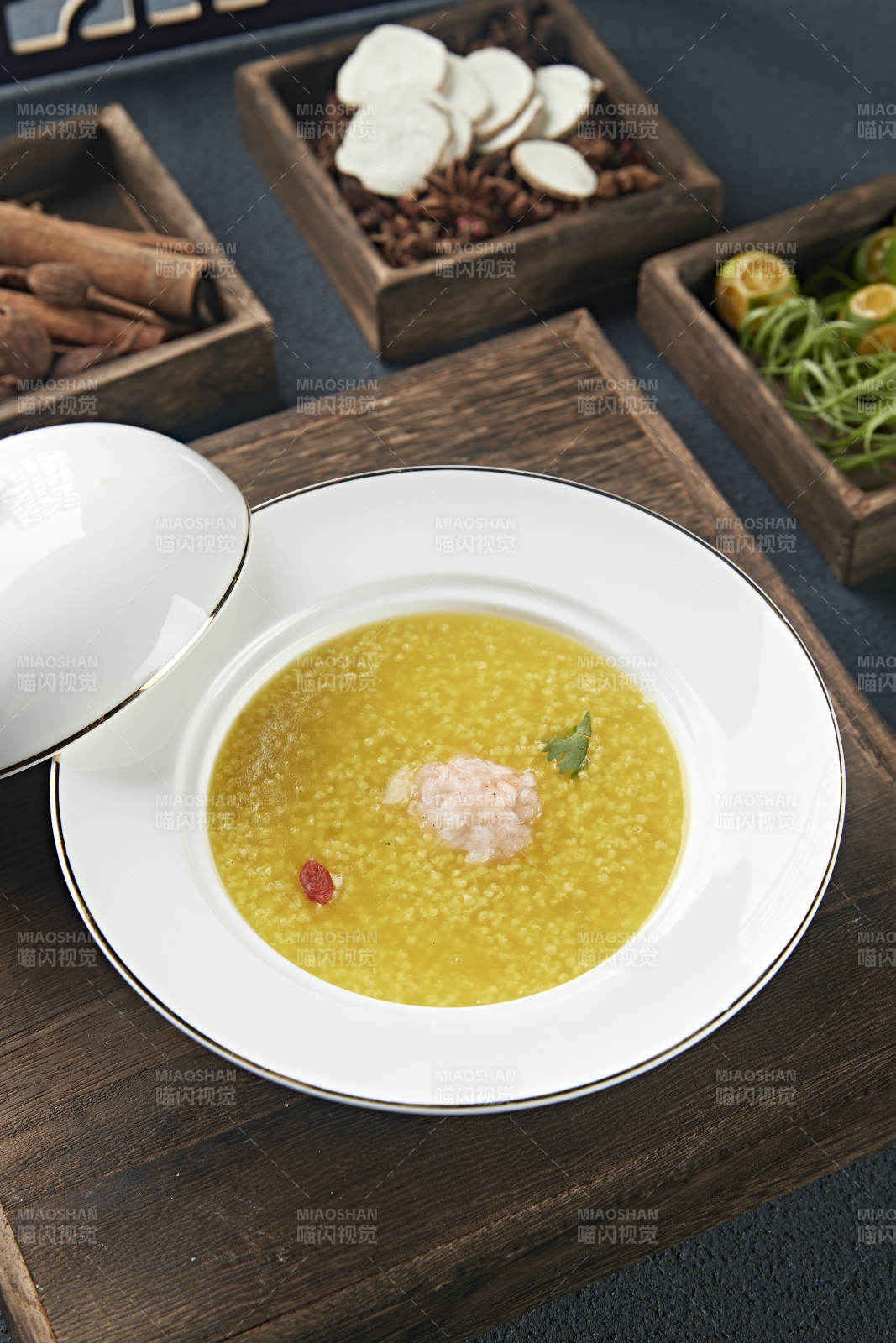 位菜 小米浓粥鲜虾球虾滑图片