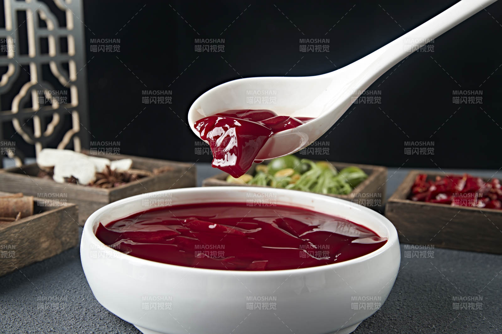 美味火锅食材新鲜鸭血图片