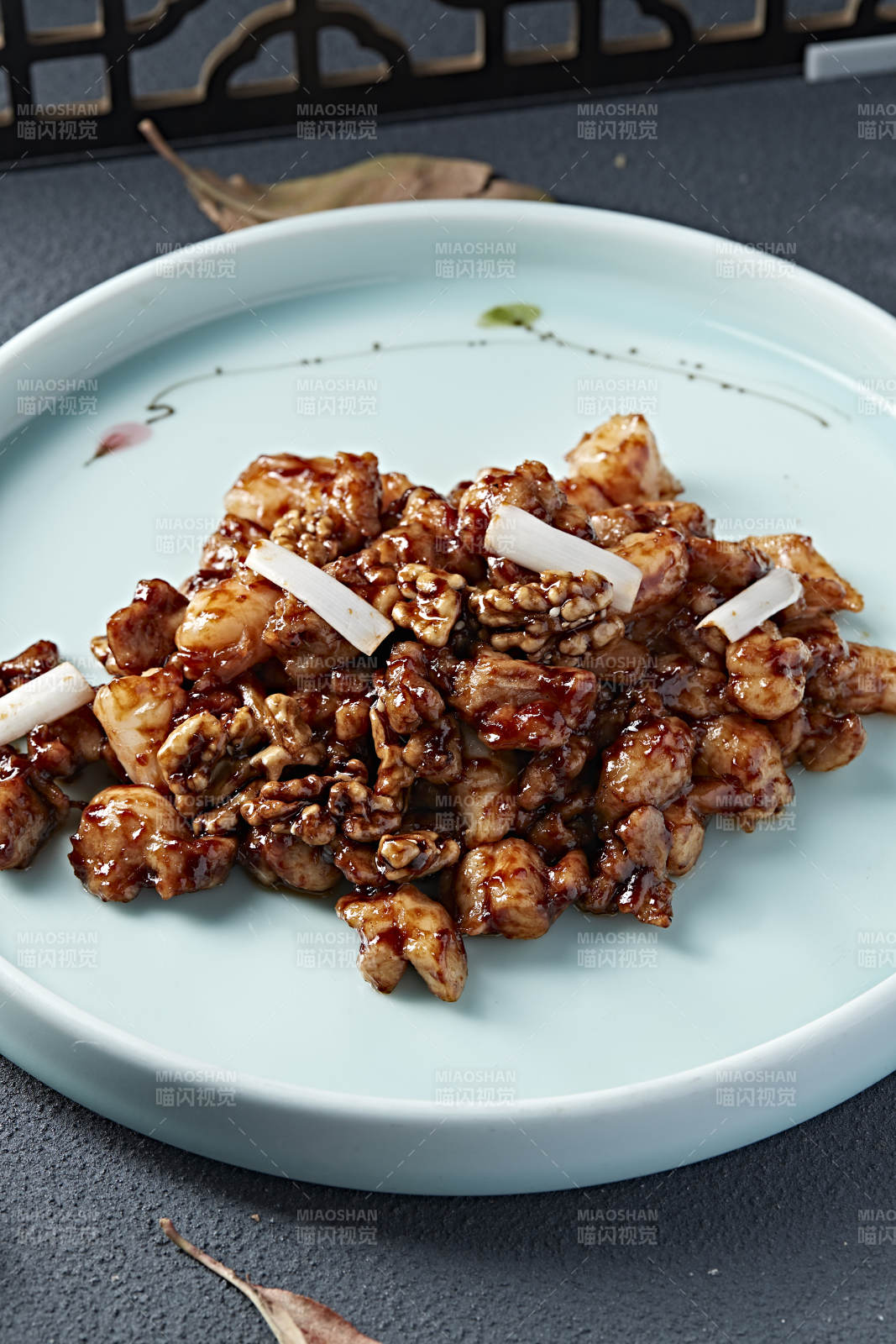 酱爆桃仁葱香虾仁鸡丁 鸡里蹦图片