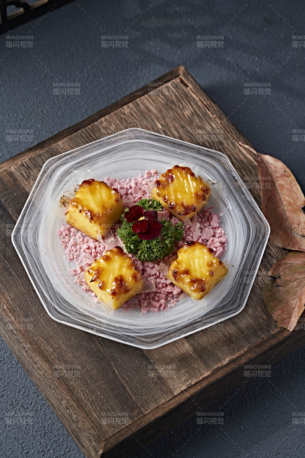 焦糖菠萝芝士蛋糕图片