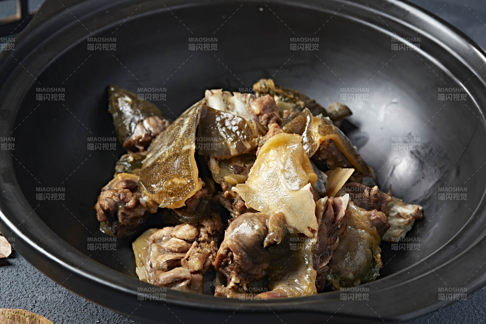 砂锅浓汤煲甲鱼图片