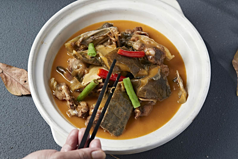 砂锅浓汤煲甲鱼图片