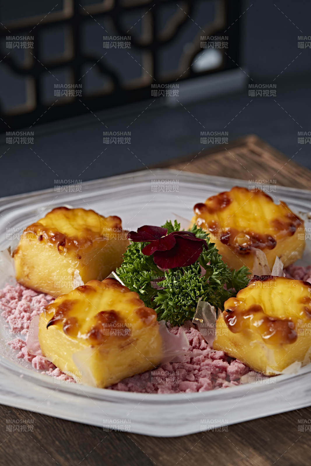 焦糖菠萝芝士蛋糕图片