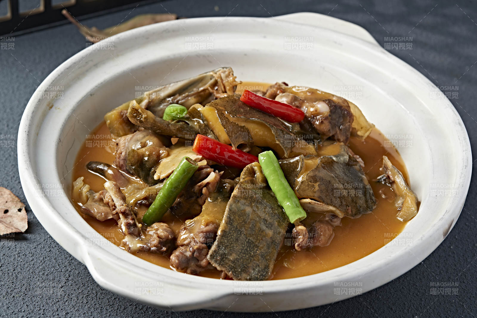 砂锅浓汤煲甲鱼图片