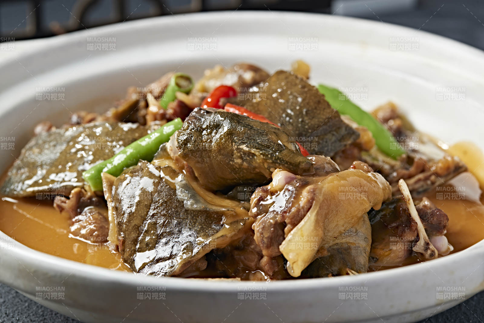 砂锅浓汤煲甲鱼图片