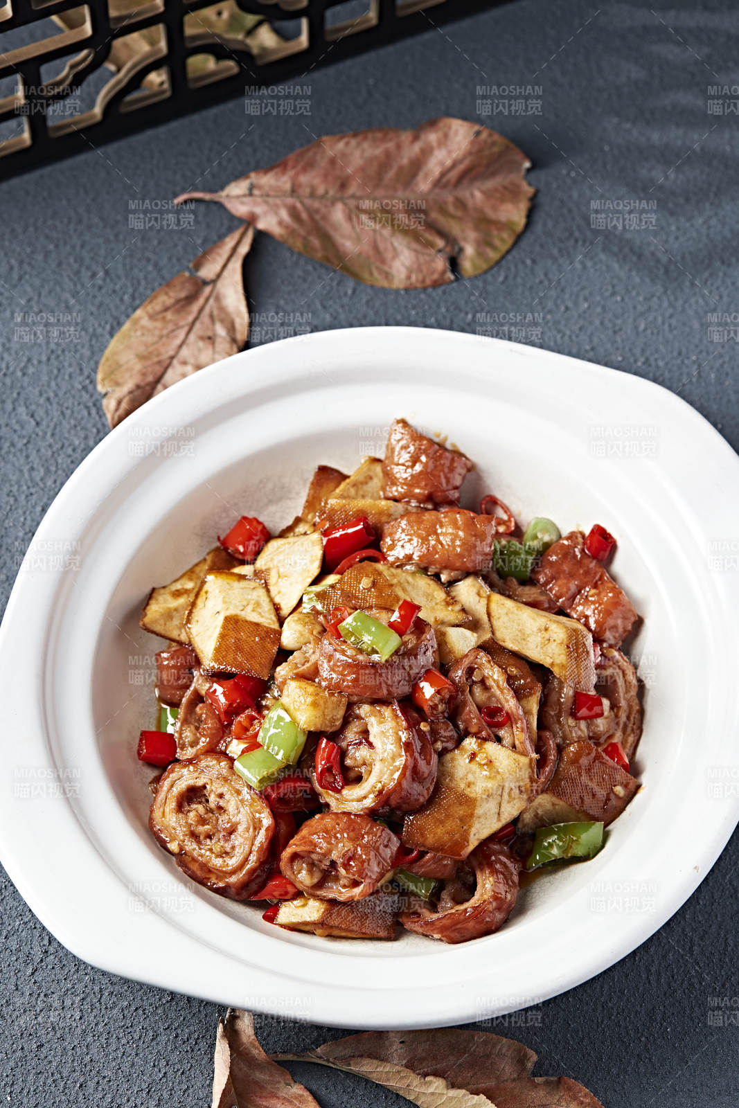 砂锅香辣米椒香干烧肥肠图片