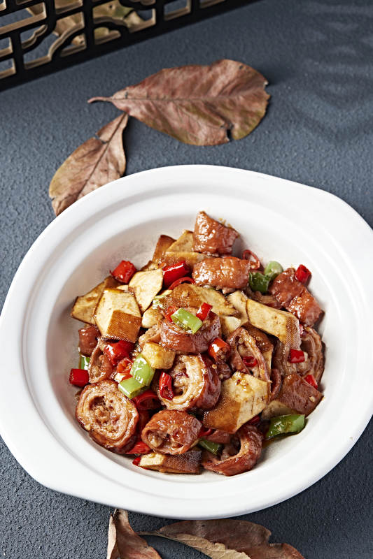 砂锅香辣米椒香干烧肥肠图片