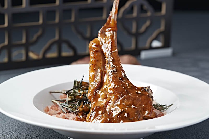 铁板香煎战斧小羊排图片