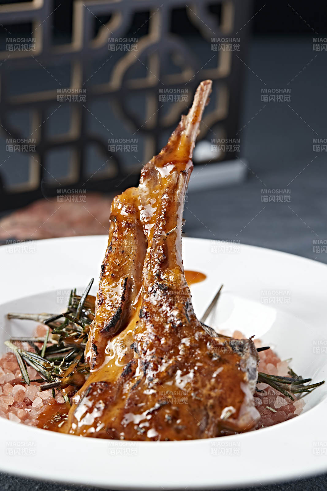 铁板香煎战斧小羊排图片