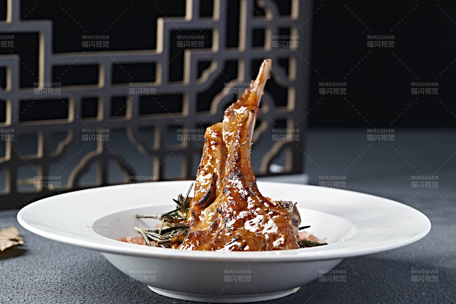 铁板香煎战斧小羊排图片