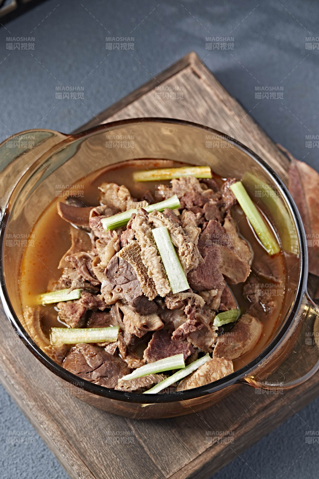 卤汁五香牛杂锅图片