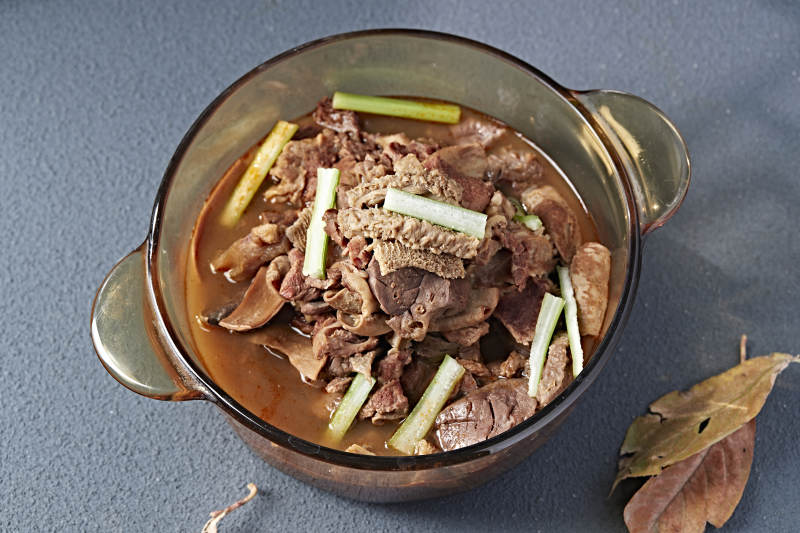 卤汁五香牛杂锅图片