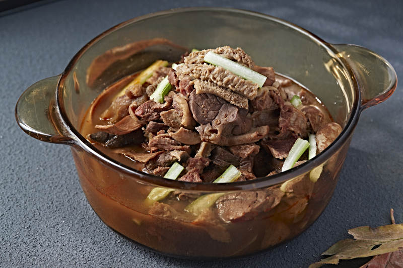 卤汁五香牛杂锅图片