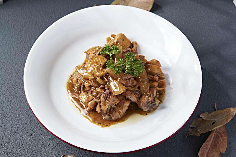 红烧白萝卜土鸡块图片