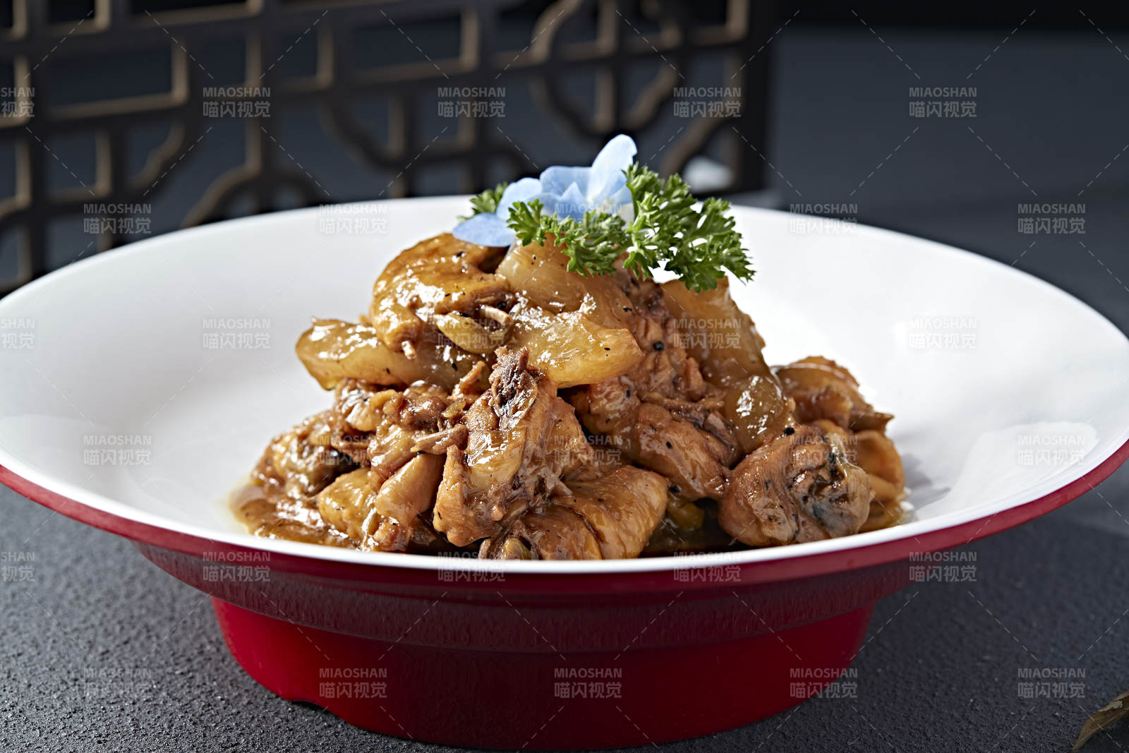 红烧白萝卜土鸡块图片