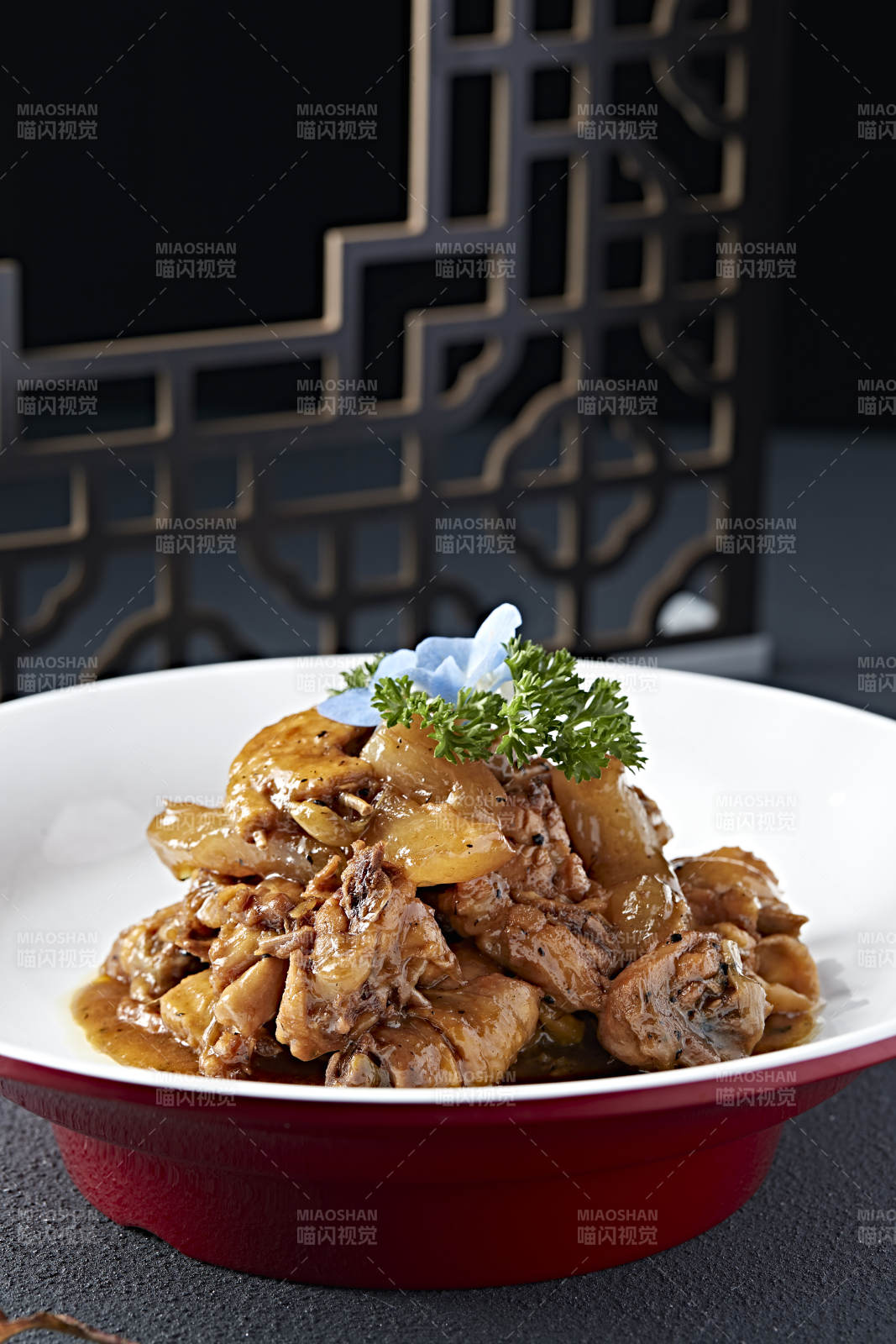 红烧白萝卜土鸡块图片