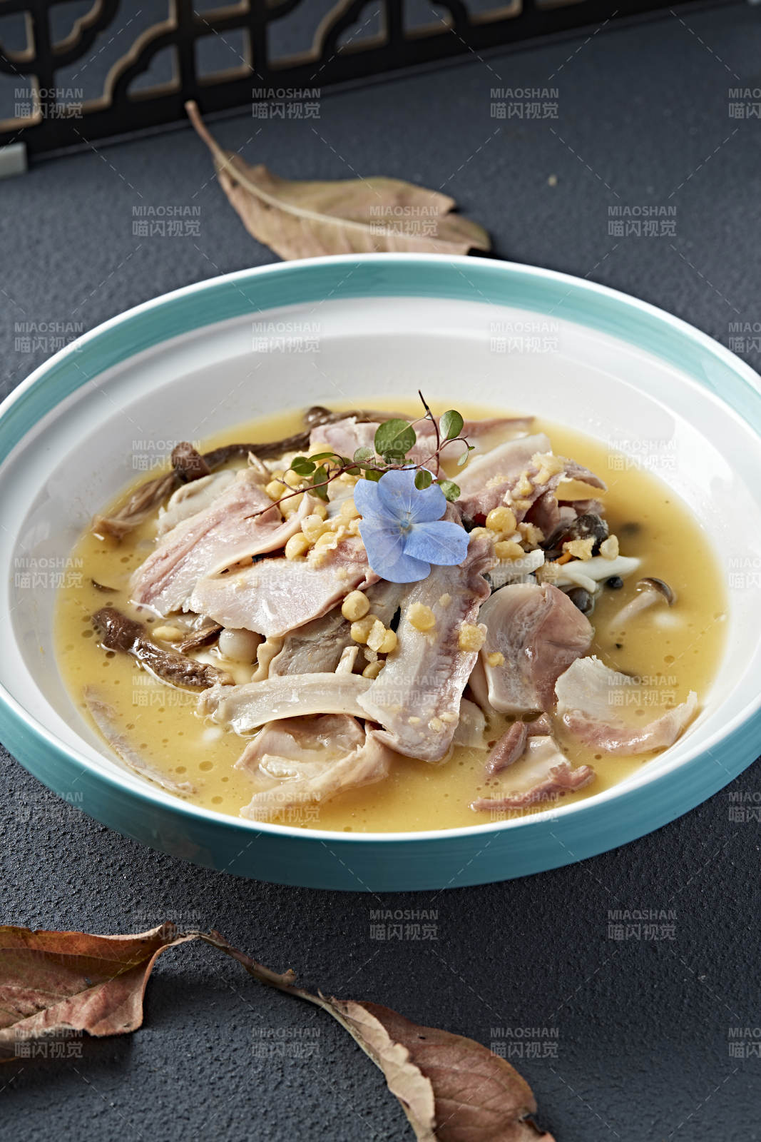 茶树菇鹰嘴豆炖猪肚片图片