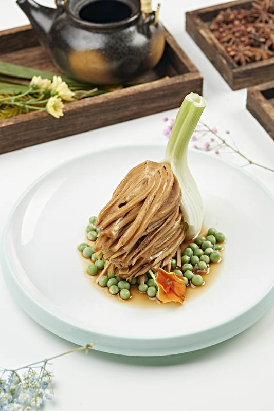 浇汁青豆芥菜根图片