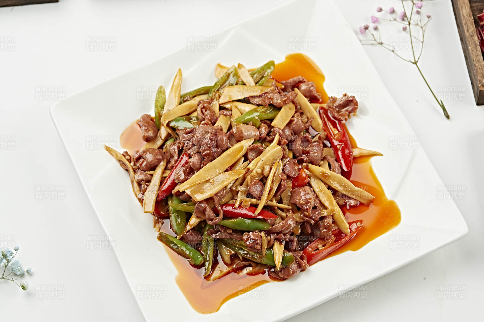 红油嫩笋彩椒炒鸡胗（嫩笋辣炒胗华）图片