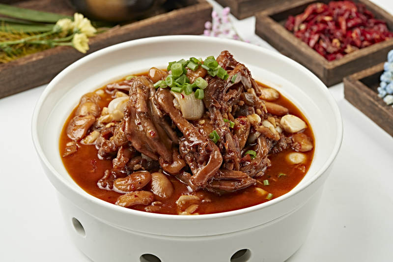 砂锅香辣红焖蒜香芸豆鹅掌图片