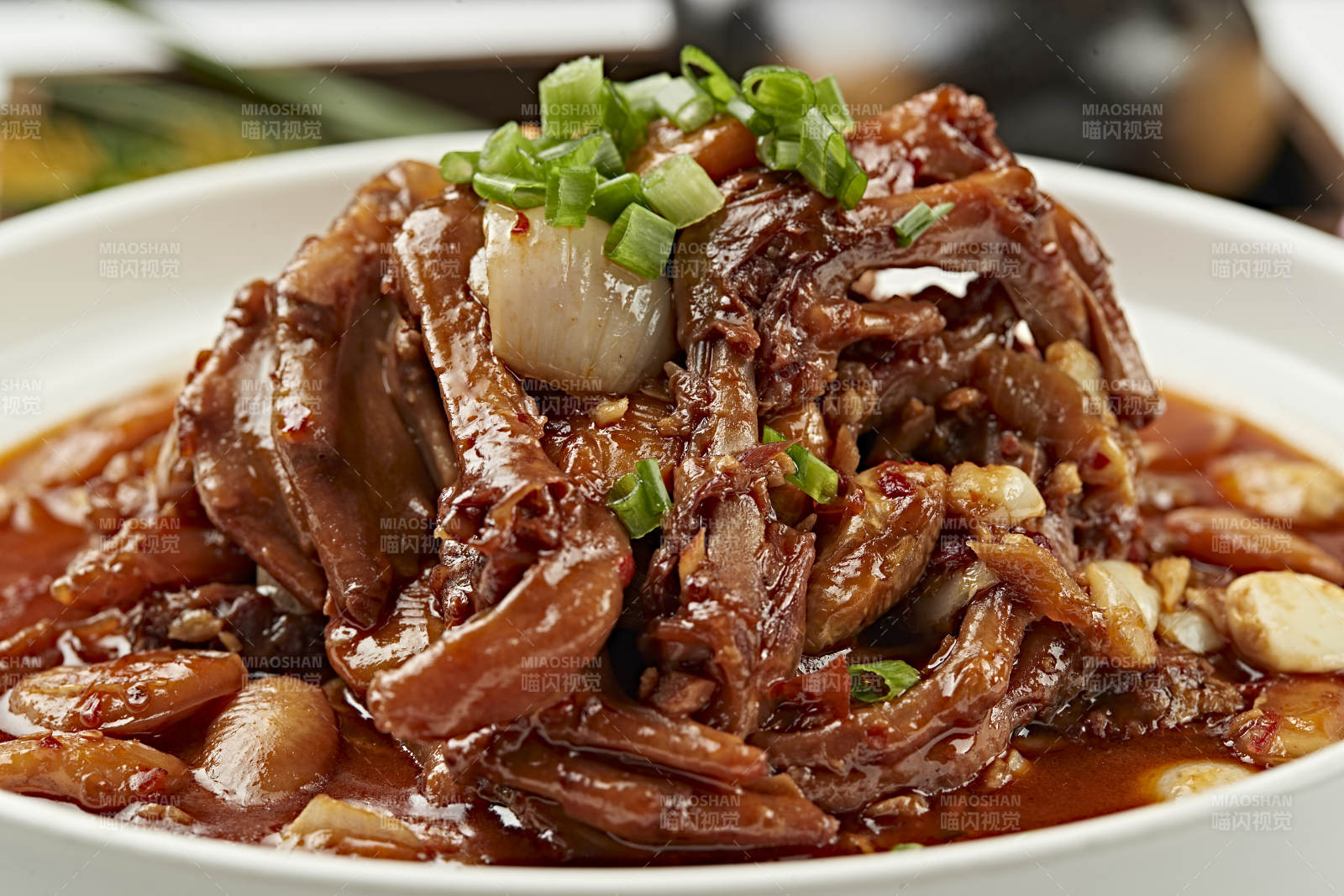 砂锅香辣红焖蒜香芸豆鹅掌图片