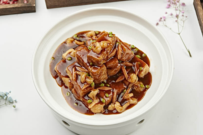 砂锅卤汁花蛤肉烧油煎豆腐图片