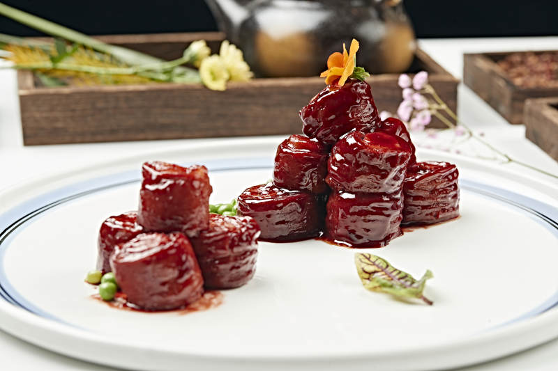 糖醋浇汁九转葱肠图片