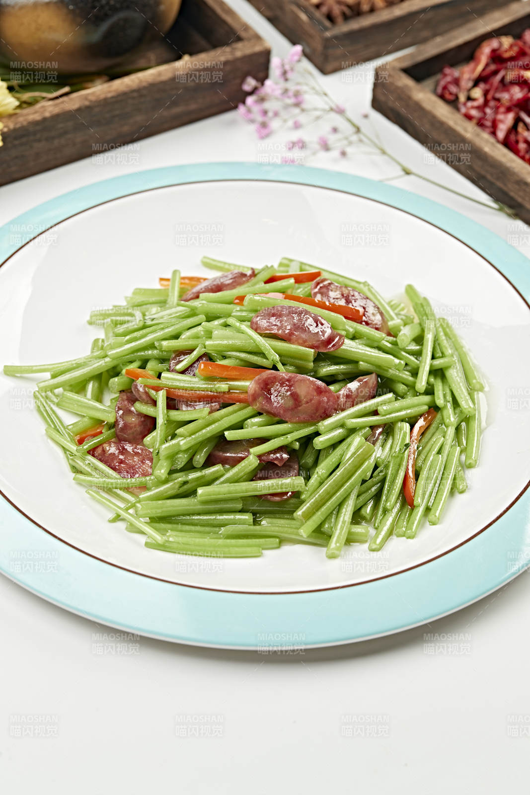 港式香肠彩椒小炒空心菜图片