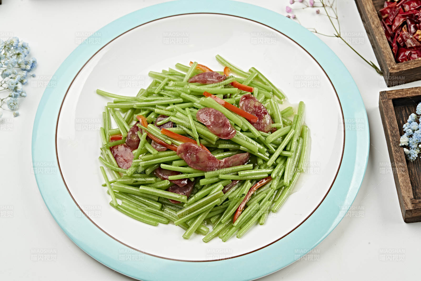 港式香肠彩椒小炒空心菜图片