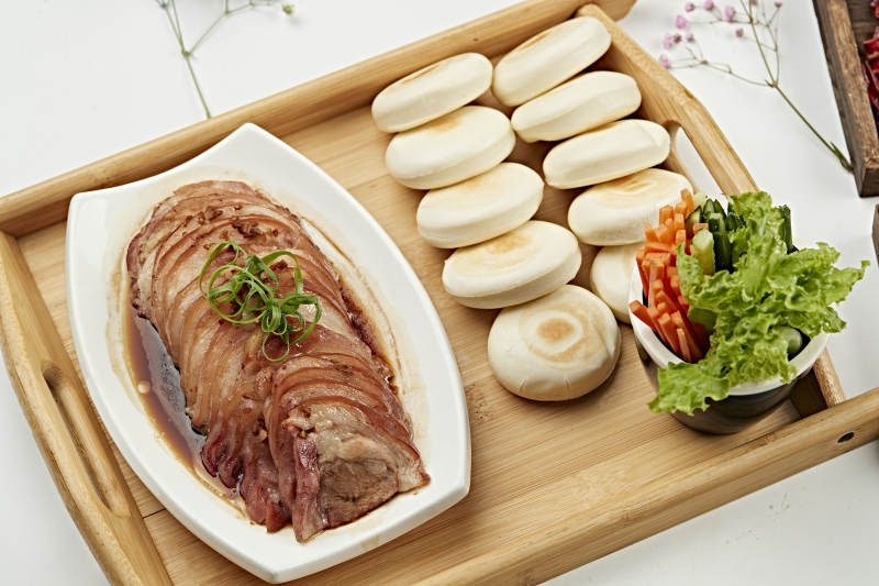 卤煮猪肘切片肉夹馍图片