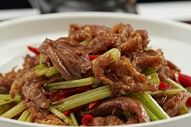 湘味线椒辣炒卤鸭掌图片