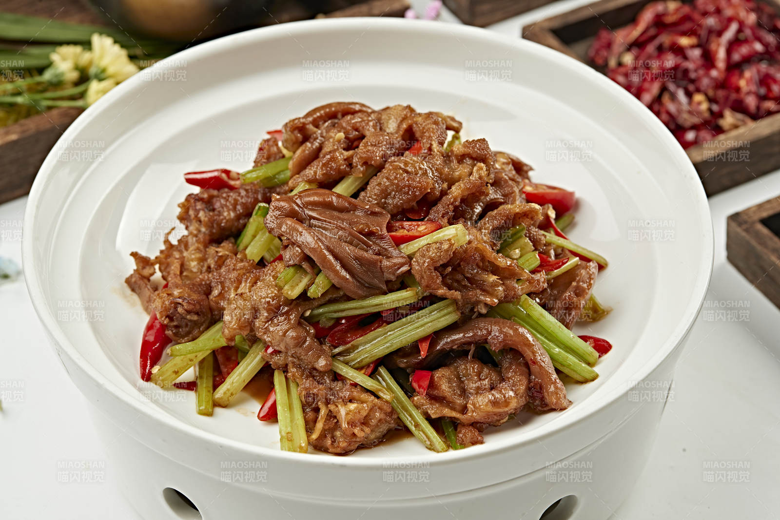 湘味线椒辣炒卤鸭掌图片
