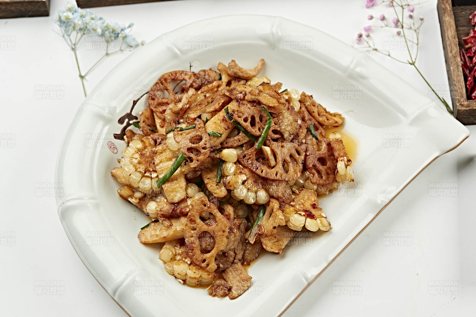 酱爆玉米藕片土豆五花肉片图片