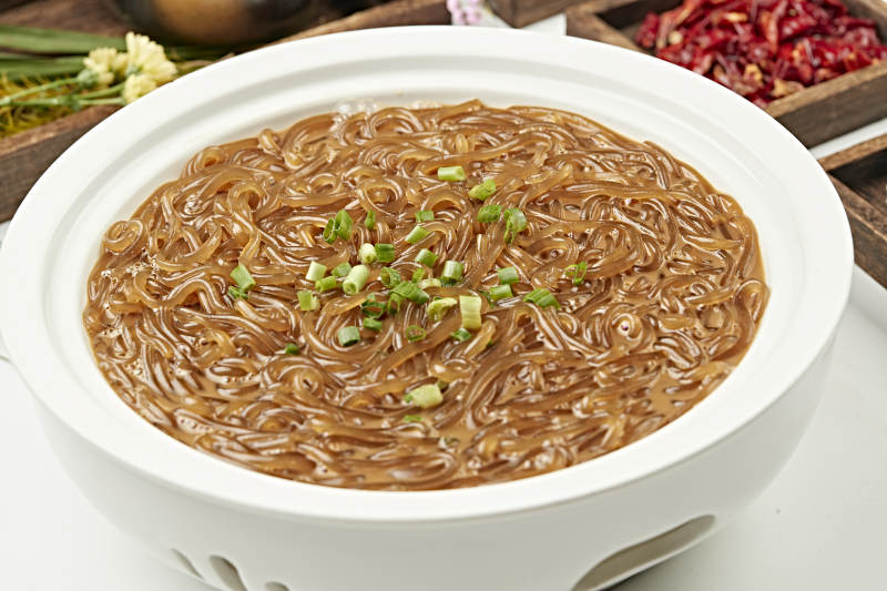 葱香卤汤煮土豆粉（葱香水晶粉）图片