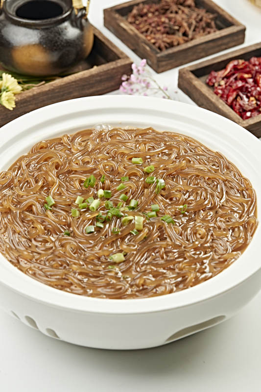 葱香卤汤煮土豆粉（葱香水晶粉）图片