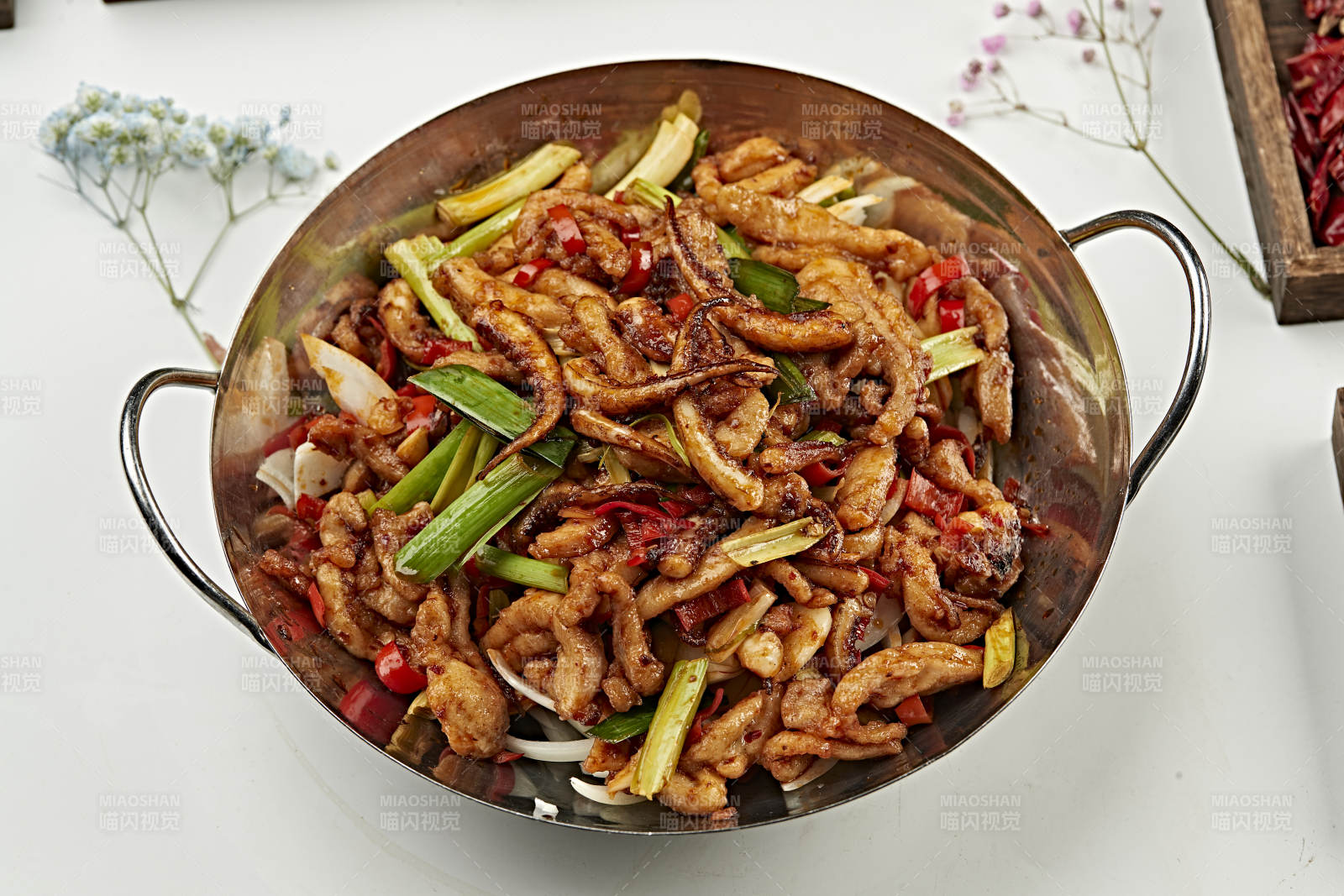 锅仔香辣酱爆鸡丝鱿鱼须图片