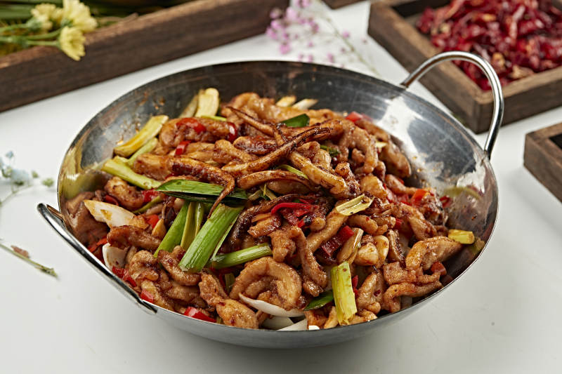 锅仔香辣酱爆鸡丝鱿鱼须图片