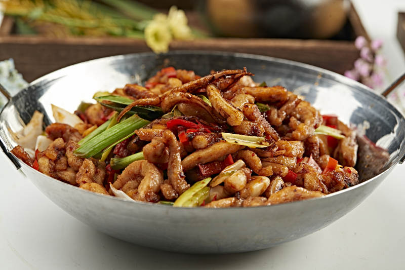 锅仔香辣酱爆鸡丝鱿鱼须图片