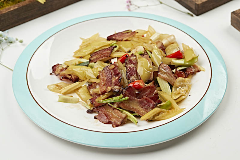 湘味酸辣白椒炒腊肉图片