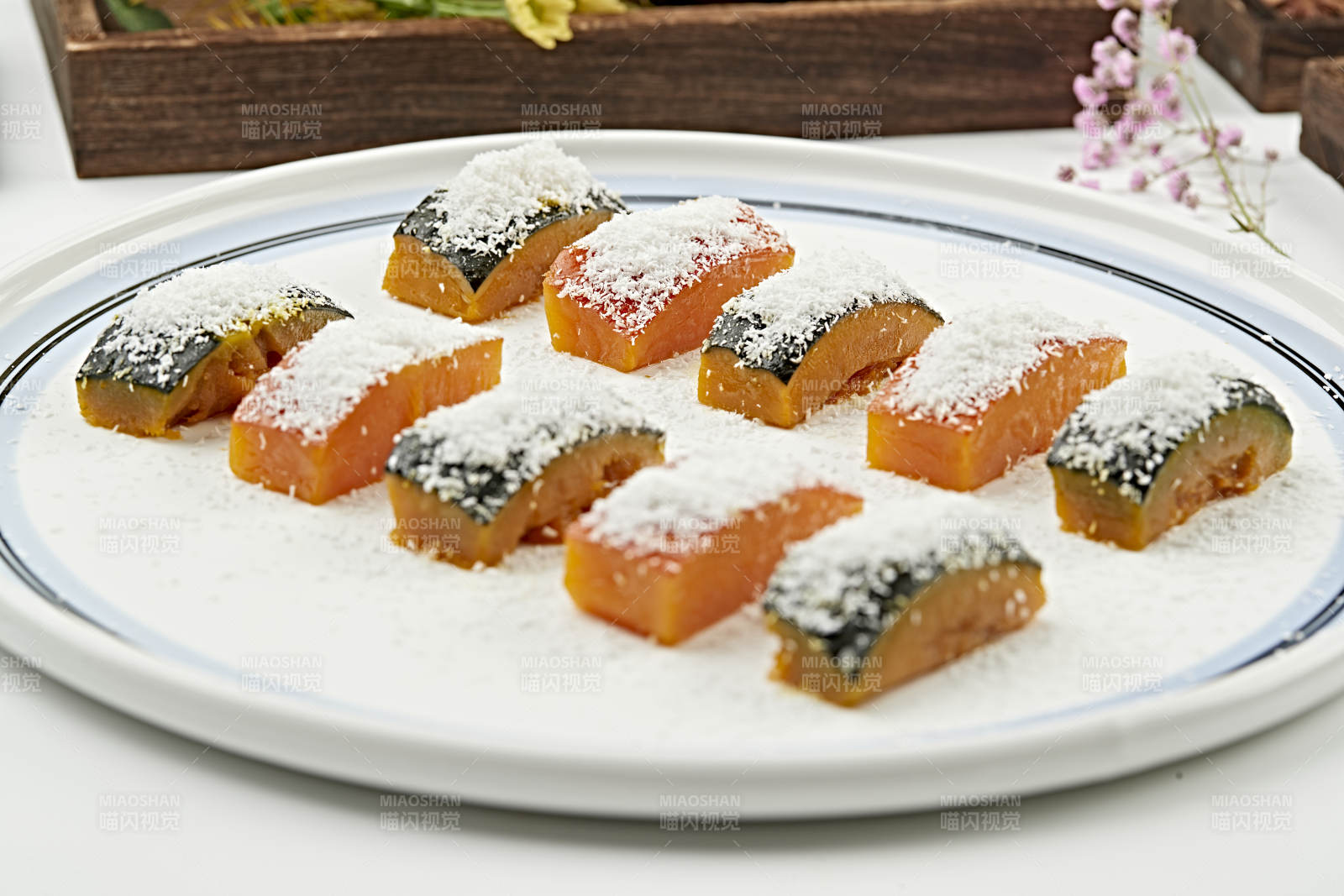 撒粉椰蓉蒸金瓜（蒸南瓜）图片