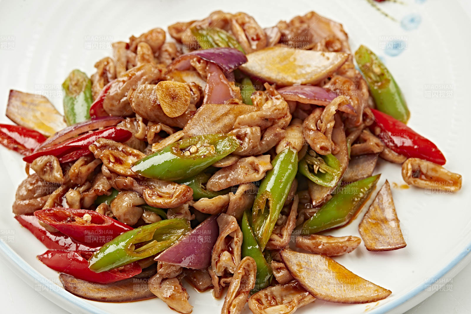 青红辣椒洋葱爆炒肥肠图片