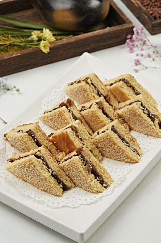 烘烤芝麻果酱葡萄干夹心饼图片