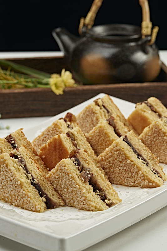 烘烤芝麻果酱葡萄干夹心饼图片